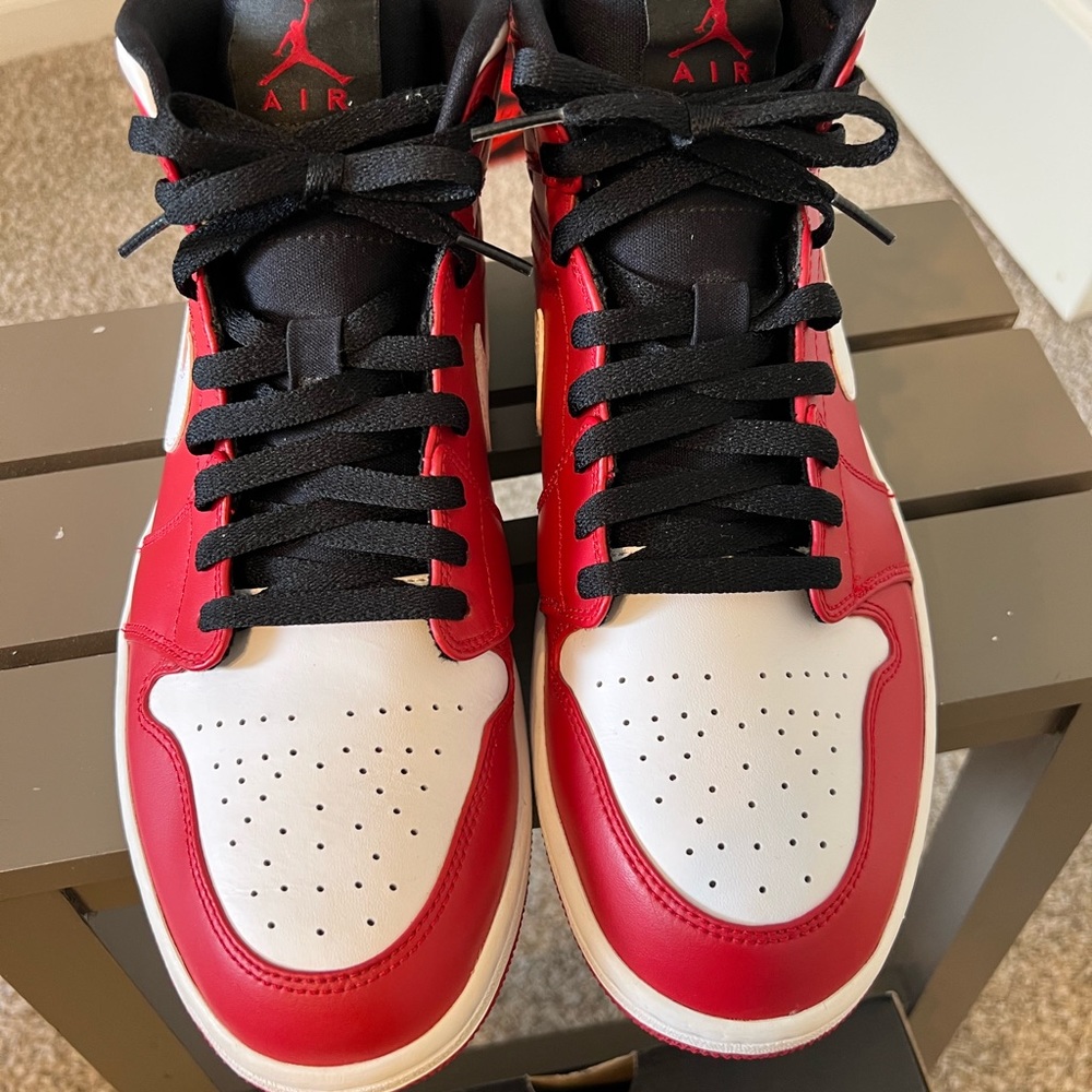 Air Jordan 1 Mid Chicago - Picture 4 of 9